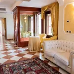 Russo Palace Hotell 4*