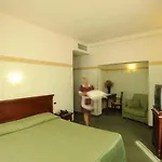 Russo Palace Hotell 4*