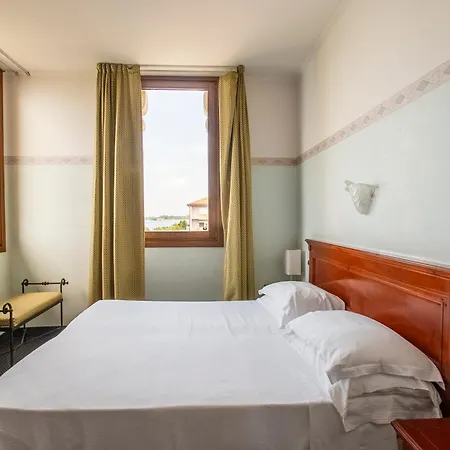 Russo Palace Hotel 4*