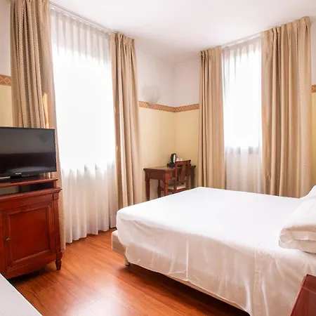 Russo Palace Hotel 4*