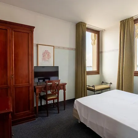 Russo Palace Hotel