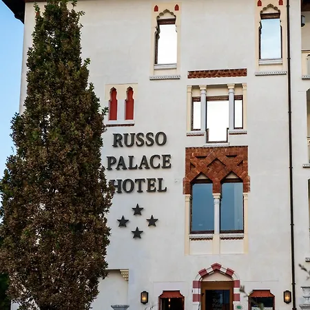 Russo Palace 4*