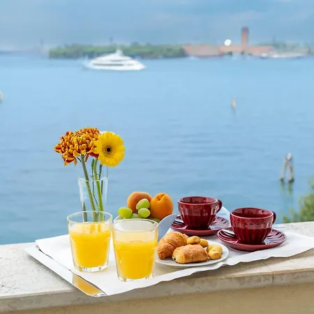 ルッソ パレス ホテル