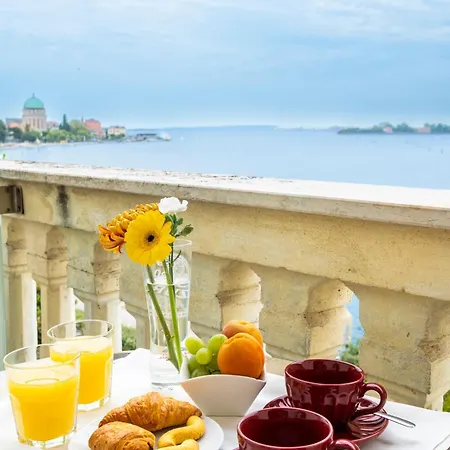 Russo Palace 4*