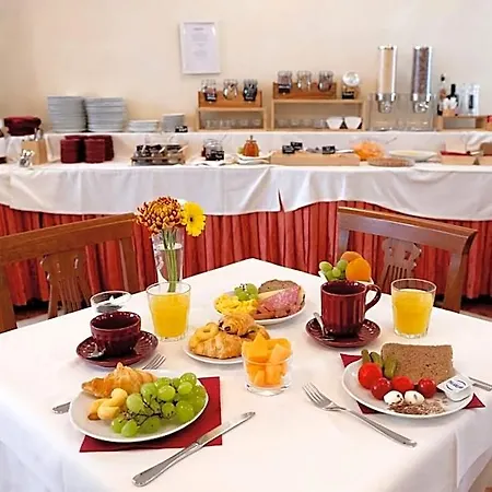 מלון Russo Palace 4*