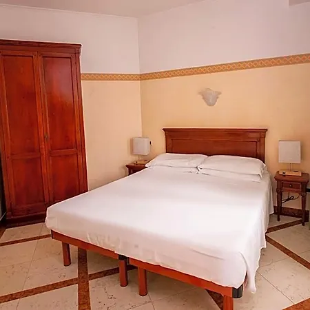 Russo Palace 4* ונציה - לידו
