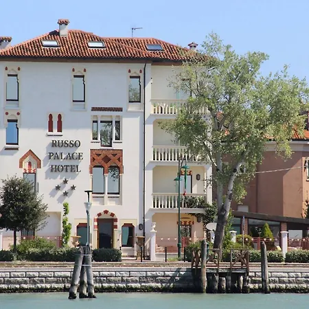 Russo Palace Hotel 4*