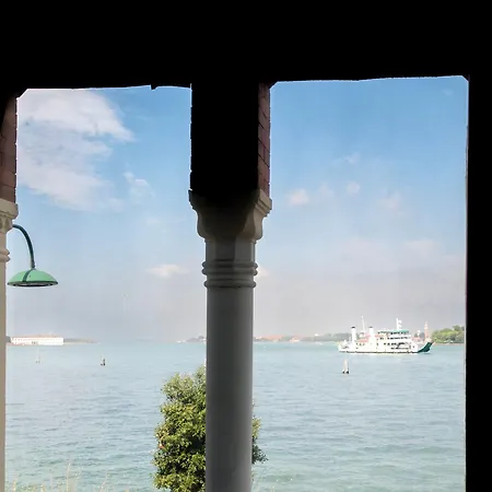 Russo Palace Hotel 4*