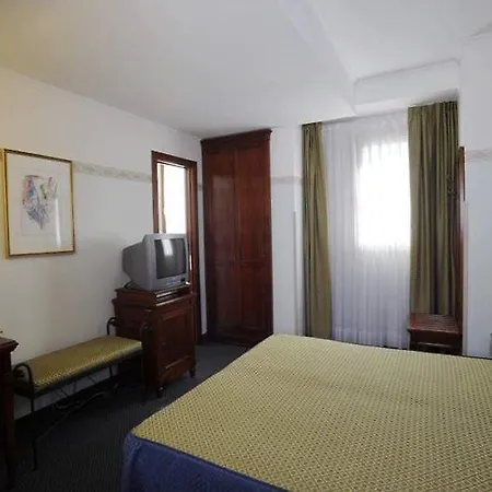 Russo Palace Hotel