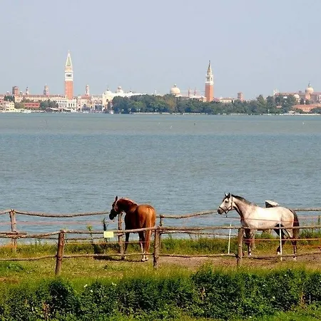 ルッソ パレス 4*