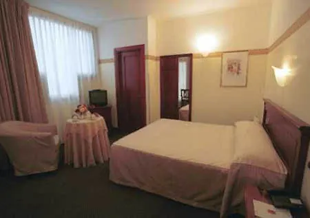 Russo Palace Ξενοδοχείο 4*