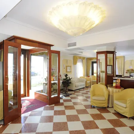 Hotel Russo Palace 4*