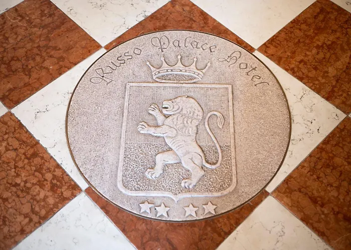 Russo Palace Hotel