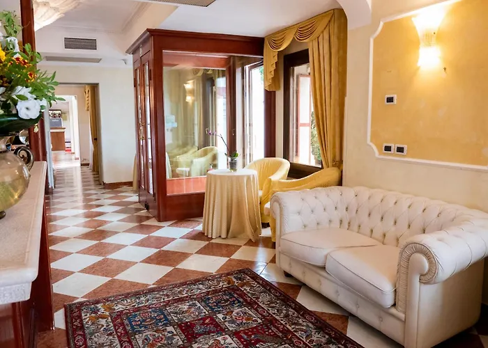 Russo Palace Hotel 4*