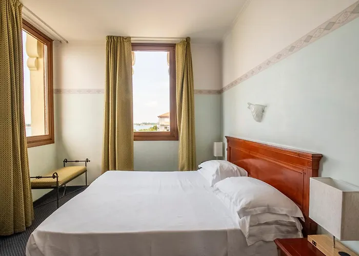 Russo Palace Hotel 4*