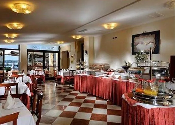 Отель Russo Palace 4*